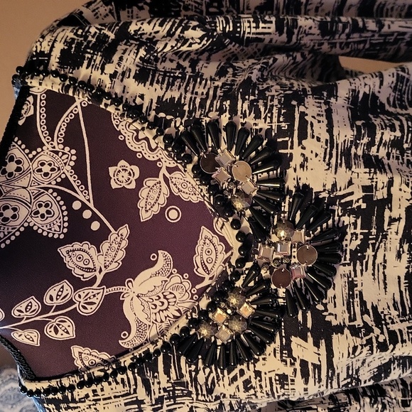 EUC Ruby Rd. Black/White Embellished Collar Top. Size Large - Picture 2 of 4